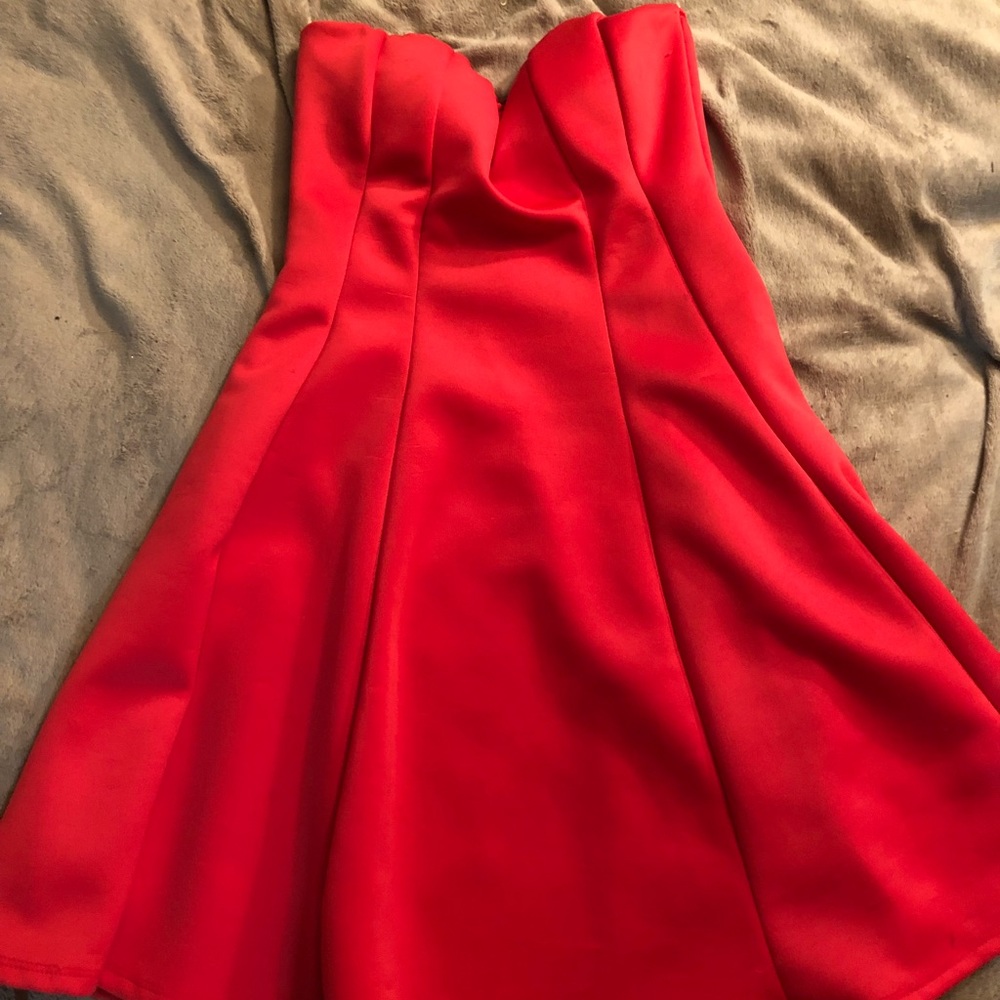 Fitted red dress
